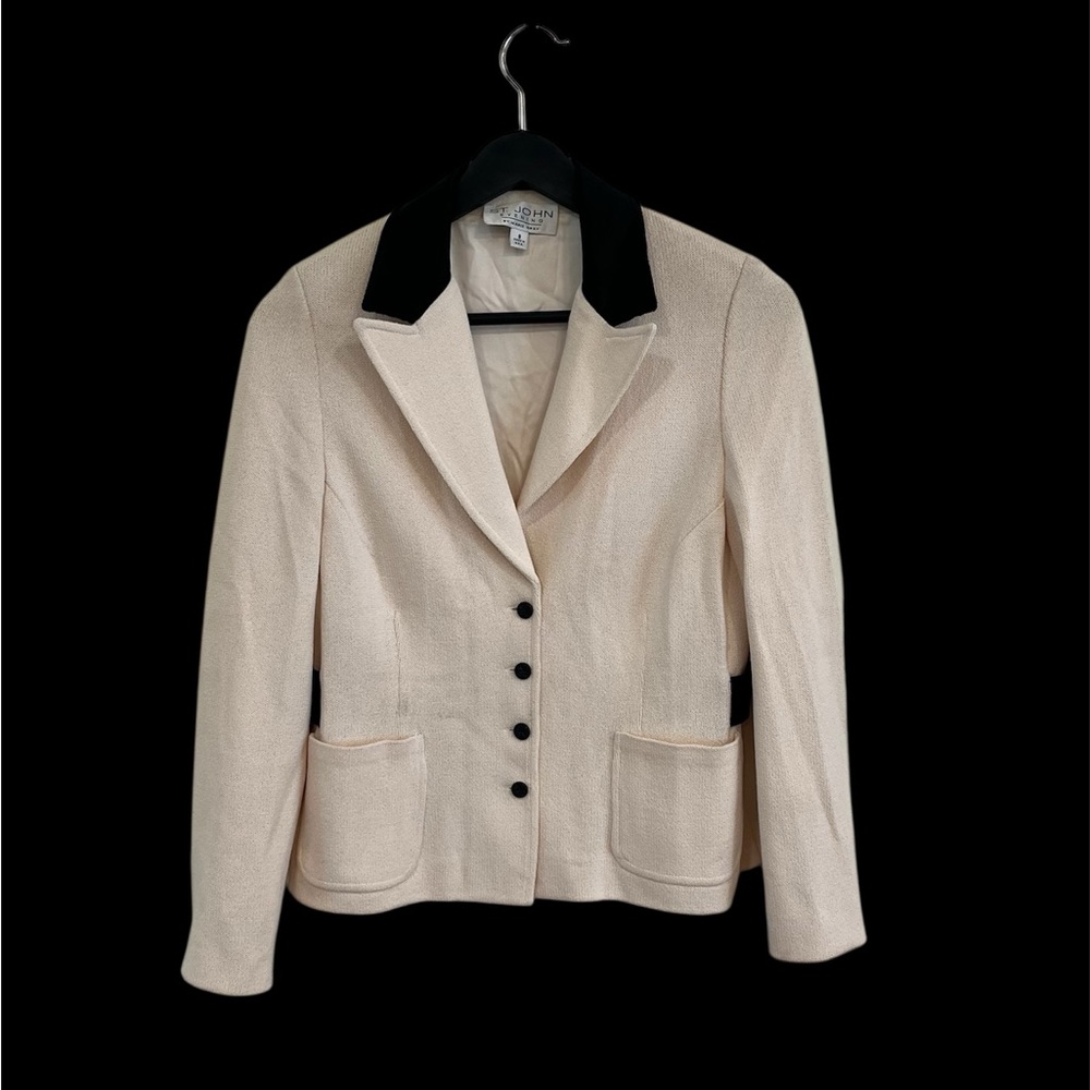 St. John Cream and Black Blazer with Notched Lapel